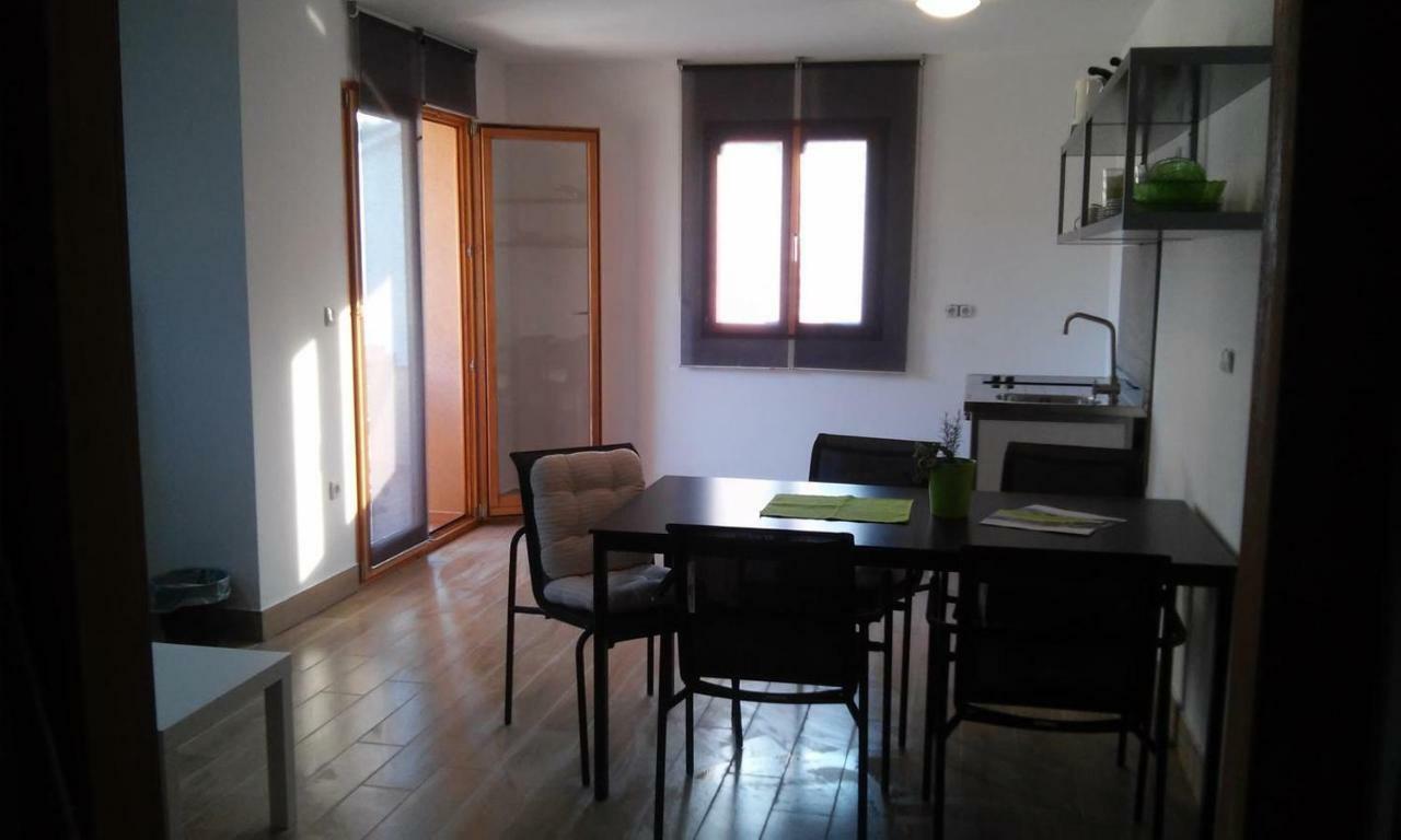 Delfin Apartment Новиград Екстериор снимка
